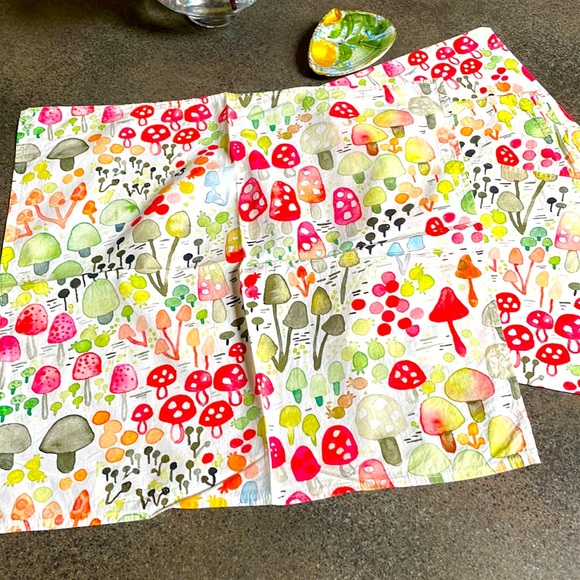 Betsy Olmstead Other - 4 cotton Summery Mushroom 🍄 napkins by watercolorist Betsy Olmstead. FUN!!